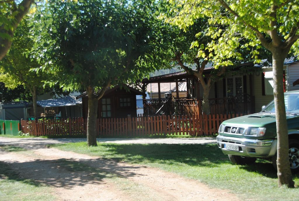 Camping Organya Hotel Eksteriør billede